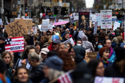 A diferencia de las multitudinarias protestas contra Trump en 2017, en su segundo mandato el republicano apenas sí había afrontado una respuesta ciudadana masiva.