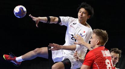 Partido de la ronda preliminar del Campeonato Mundial Masculino de Balonmano, en Nantes (Francia).