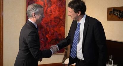 El lehendakari, Iñigo Urkullu, recibe al secretario ejecutivo del Comité para la prevención de la tortura del Consejo de Europa,Jeroen Schokkenbroek.