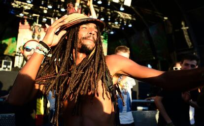 Un rastafari baila en el festival Rototom de Benicásim.