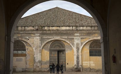 Patio de las naves de Carlos III de la Real Fábrica de Artillería de Sevilla, futura entrada al Centro Magallanes.