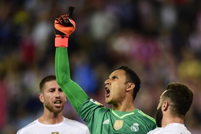 Navas celebra su parada del penalti