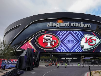 La fachada del Allegiant Stadium, en Las Vegas (EE UU), sede del próximo Super Bowl.