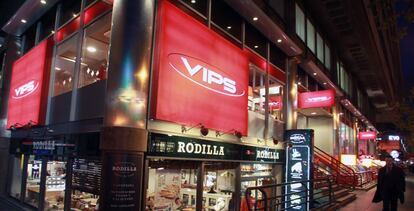 Un local de Vips y otro de Rodilla en el centro de Madrid.