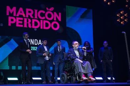 Bob Pop recibe el premio Ondas por la serie Maricn perdido en noviembre de 2021.