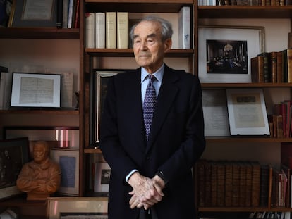 Robert Badinter, en su domicilio de París, el 29 de marzo de 2022.