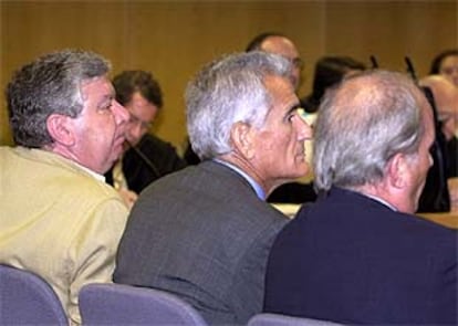El ex ministro del Interior, José Luis Corcuera, y el ex secretario de Estado para la Seguridad, Rafael Vera, durante el juicio.
