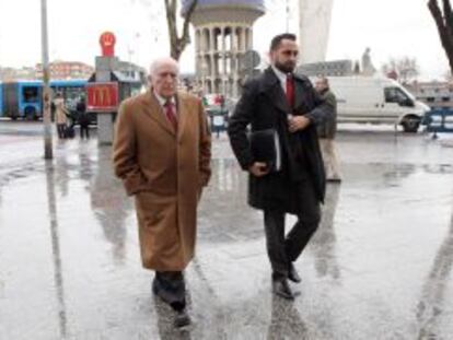 Rom&aacute;n Sanahuja a su llegada a los juzgados de Plaza de Castilla en febrero de 2011.