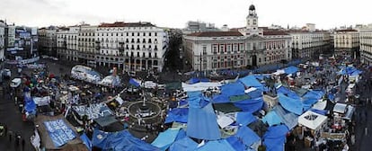 Aspecto de la acampada en Sol en la mañana del 22 de mayo