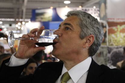 El primer ministro de Portugal en funciones, José Sócrates, ayer en una feria agrícola en Beja (Portugal).