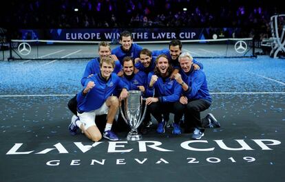 El equipo europeo, con Federer y Nadal en el centro, celebran el triunfo en Ginebra.
