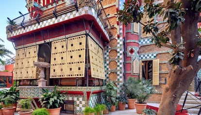 Casa Vicens, construída por Antoni Gaudí entre 1883 y 1885. 