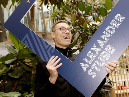 National Coalition presidential candidate Alexander Stubb campaigns at the Sello Shopping Centre in Espoo, Finland, Saturday Jan. 27, 2024, ahead of the Finnish presidential elections on Sunday.