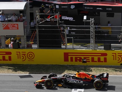 Max Verstappen (Red Bull) cruza en primer lugar la meta del GP de Montmeló de Fórmula 1 disputado este domingo.