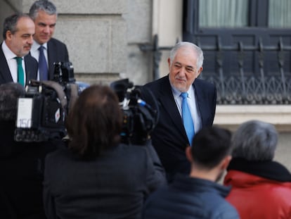 El presidente del Tribunal Constitucional, Cándido Conde-Pumpido, a su salida de un encuentro con la presidenta del Congreso, en el Congreso de los Diputados, a 26 de enero de 2023, en Madrid (España).