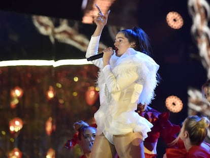 "Si 'El mal querer' es tan bueno como dicen tengo todo el tiempo del mundo. Si no lo es, de esa que me libro". En la imagen, la cantante actuando durante la gala de los Grammy Latinos en noviembre de 2018.