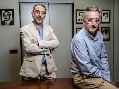 Borja Quintana (esquerda) e Antonio Planas, presidente da Sociedade Madrilenha de Anestesiologia, Reanimação e Terapêutica da Dor e secretário da Sociedade Espanhola da área.