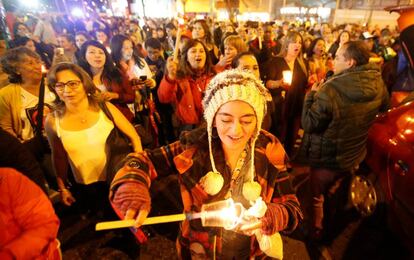 La marcha de las antorchas, una de las maneras de movilizaci&oacute;n que han usado los profesores colombianos.