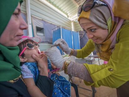 Las noticias que nos rompen (15): fronteras inmorales, héroes en bata y otras historias