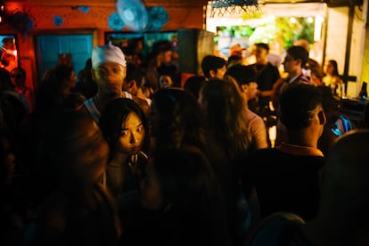 Noche de fiesta en Salsa Brava, un conocido bar de Puerto Viejo de Talamanca.