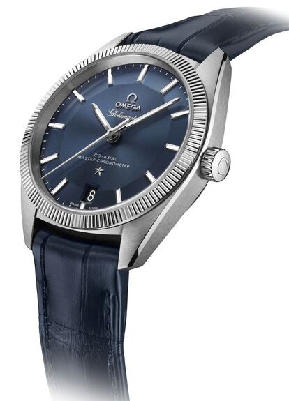 Hablar del Globemaster (en acero) de Omega es hacerlo de su movimiento Co-Axial Master Chronometer y de su revolucionaria tecnología antimagnética. Índices y agujas con Super-LumiNova y esfera Pie Pan azul con cepillado solar. Precio: 6.400 euros.