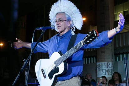 Caetano durante o show no Rio.