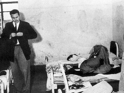 Castro (izq) y el Che en cárcel tras ser detenidos en 1956, en México.