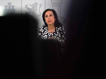 La ministra de Defensa, Margarita Robles, tras el Consejo de Ministros de este martes, en el que Paz Esteban fue destituida como directora del CNI.