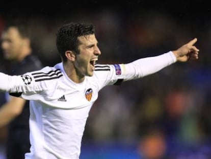 Gay&agrave; celebra el gol del Valencia al Gante en Champions.