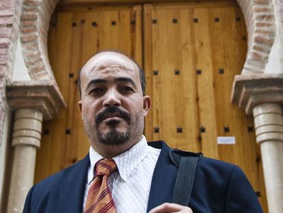 El escritor y periodista Mustafá Bakkach.