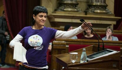 La diputada de la CUP Anna Gabriel en el &uacute;ltimo Pleno del Parlament.