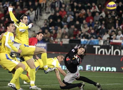 Tena, Pallardó, Ramis, Cata Díaz y Lux, en el gol de falta de Granero.