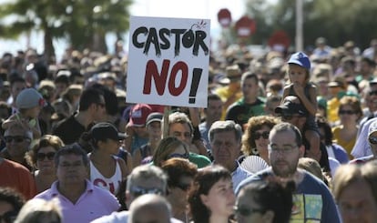 Manifestaci&oacute;n en Alcanar contra el almac&eacute;n de gas Castor.