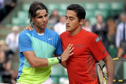 Almagro felicita a Nadal a la conclusión del partido.