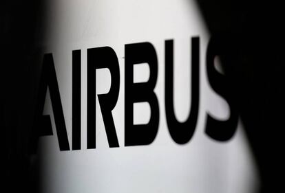 El logo de Airbus en la sede de la empresa en Colomiers, cerca de Toulouse, en Francia. 