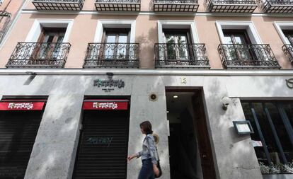 Edificio situado en el número 13 de la calle Luchana, declarado Bien de Interés Cultural.