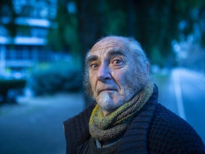 El cantant i escriptor Pau Riba i Romeva a la Diagonal de Barcelona.