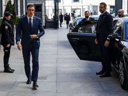 El presidente del Gobierno, Pedro Sánchez, a su llegada a la Cámara baja el 12 de marzo.