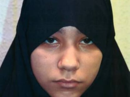 Safaa Boular, de 18 años, condenada a cadena perpetua por planear atentados terroristas en Reino Unido.