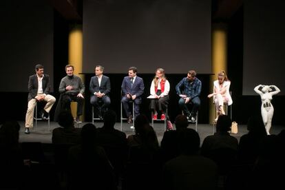 Presentació al Liceu del nou espai gastronòmic amb l'artista Franc Aleu (segon per l'esquerra) i Jordi Roca (segon per la dreta).