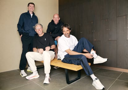 El equipo ejecutivo, desde la izda., Scott Maguire (director de innovación) y los fundadores, Olivier Bernhard, David Allemann y Caspar Coppetti.