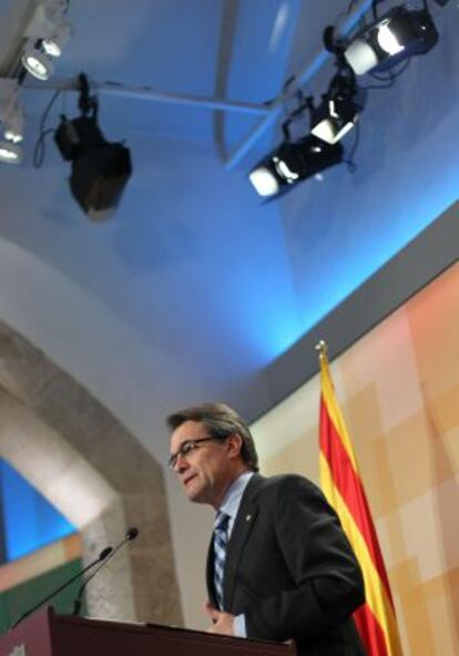 El presidente de la Generalitat, Artur Mas, durante la rueda de prensa que ha ofrecido hoy tras la reunión del Gobierno catalán, en la que ha revelado sus planes para cumplir en 2012 el límite del déficit del 1,3 % del PIB.
