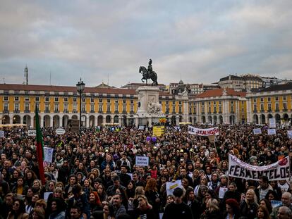 Concentración de profesores portugueses en la plaza del Comercio de Lisboa el pasado 14 de enero de 2023.