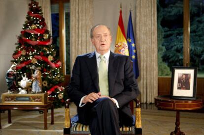 Don Juan Carlos, durante el discurso de Navidad en La Zarzuela.