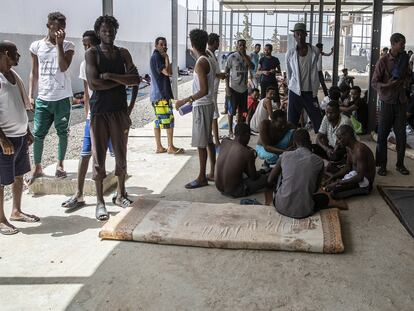 Centro de detención de Inmigrantes en Tayura, al este de Trípoli (Libia).