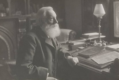 Fotograf&iacute;a de William Henry Perkin sentado en su estudio en Sudbury, Derbyshire.