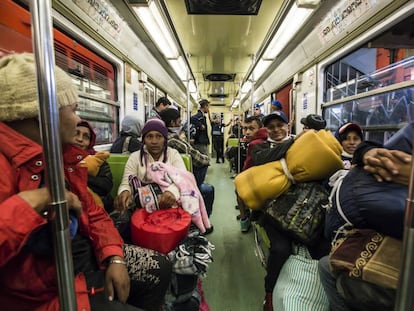 La caravana migrante se fragmenta y comienzan a salir en metro