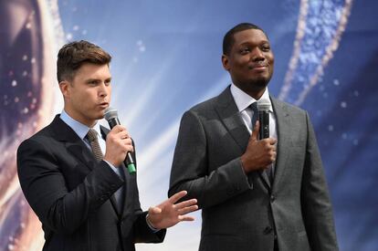 Michael Che y Colin Jost, los presentadores de la gala de los Emmy 2018.