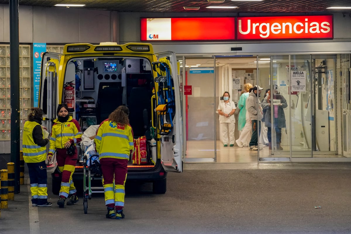 Huelga en las Urgencias del Hospital La Paz: “Somos el canario en la mina y estamos muy mal”