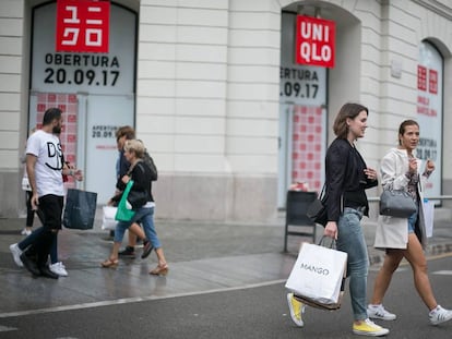 Fachada de una de las tiendas de Uniqlo en Barcelona.